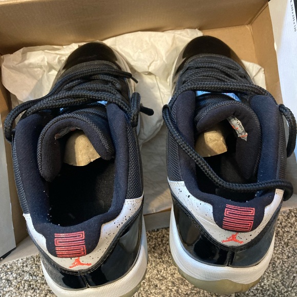 Air Jordan 11 low retro - Picture 7 of 7
